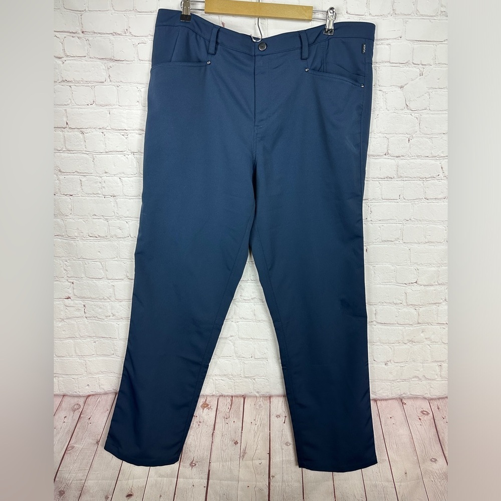 VUGA‎ mens golf active casual stretch navy blue pants, sz 40, GUC